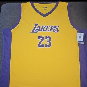 NBA L.A Laker LeBron James jersey 2XL